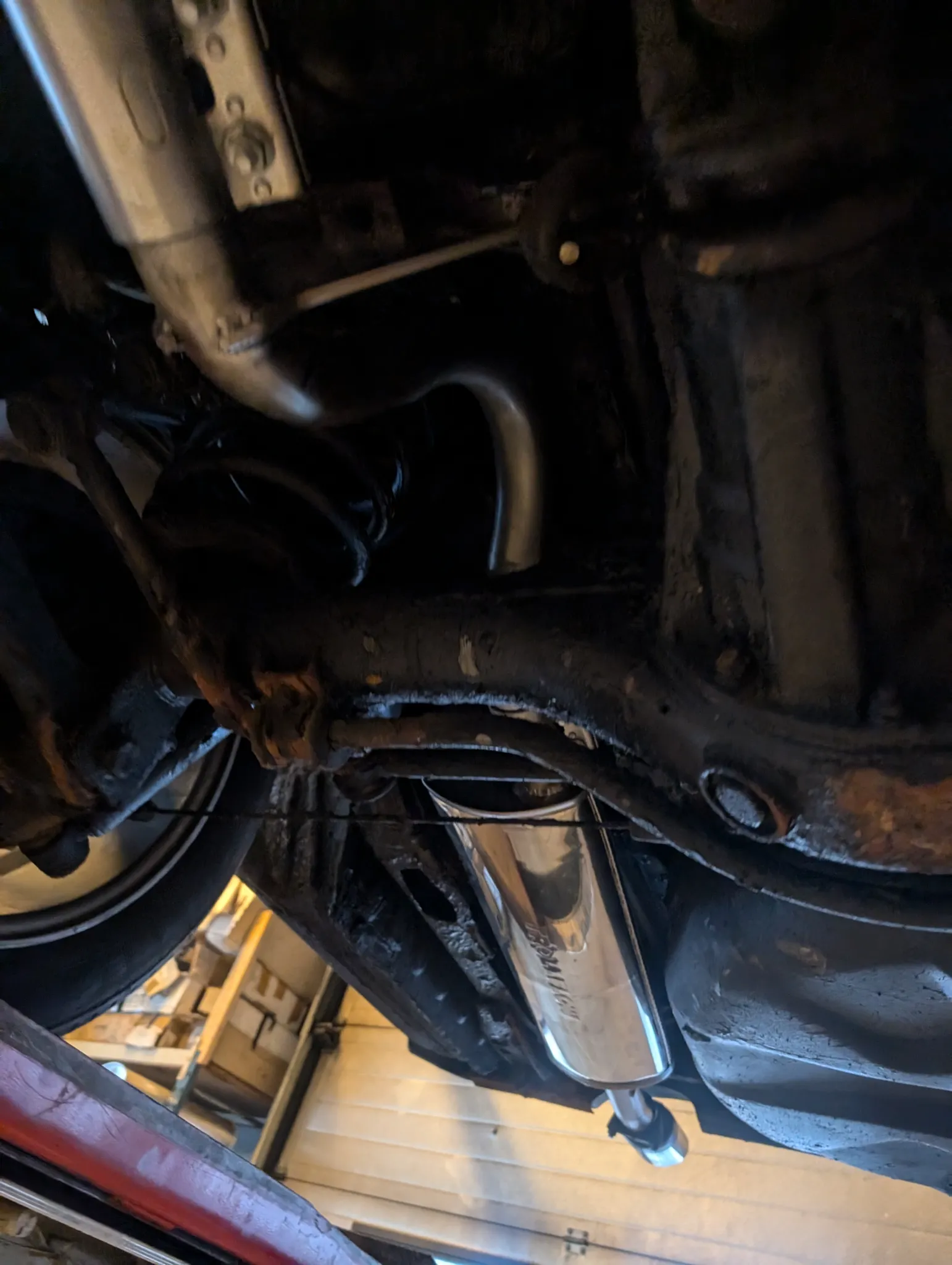 Toyota Crown – eksosarbeid