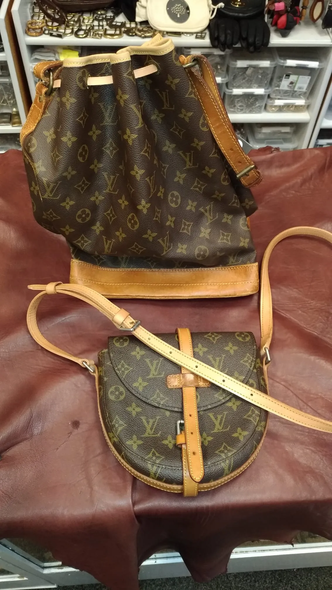 Vintage skinveske til reparasjon